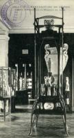 1902 – Vitrine et vases de Guimard à Sèvres