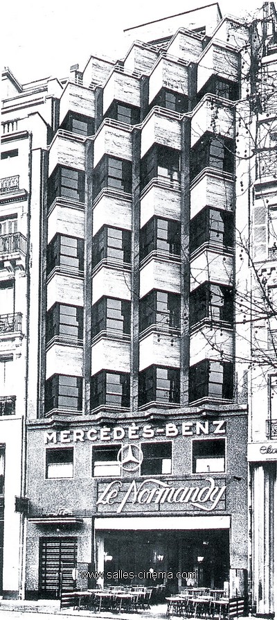 116 bis avenue des Champs-Élysées, construit en 1930-1932 par Jean Desbouis.